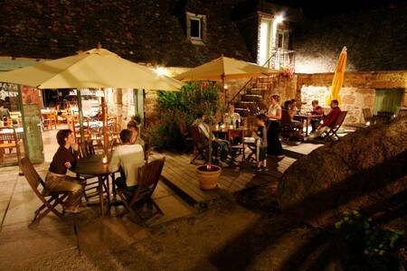 Terrasse eines Restaurants im Ferienpark Roompot Le Ranolien