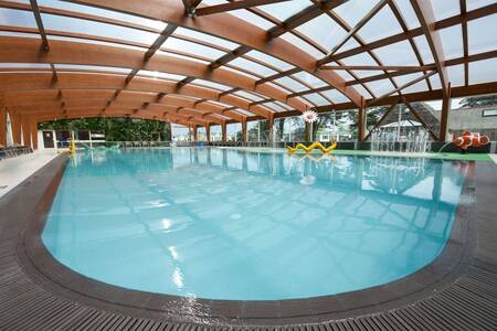 Das Hallenbad des Ferienparks Roompot Le Ranolien