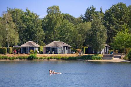 Ferienhäuser am See im Ferienpark Roompot Recreatiepark de Tolplas