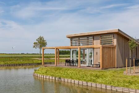 Ferienhaus mit Terrasse am Wasser im Ferienpark Roompot Water Village