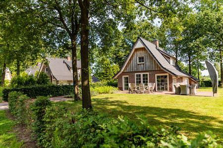 Ferienvilla mit großem Garten im Ferienpark Villapark Hof van Salland