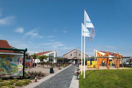 Der zentrale Platz des Ferienparks Roompot Boomhiemke